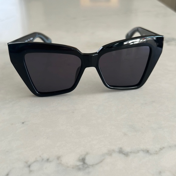 Brand new Indescratables sunglasses - Loop 03 style! Worn only twice! - Picture 1 of 5